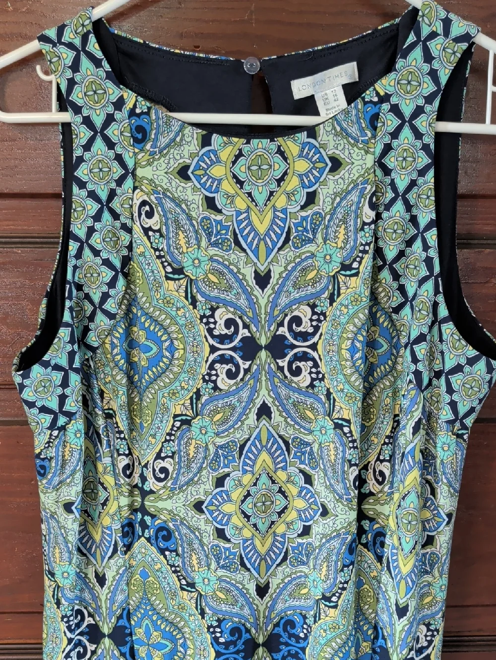 Blue and Green Paisley Patterned sleeveless Maxi Dress - Picture 3 of 7